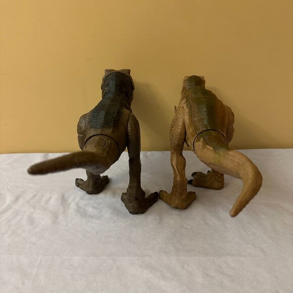 2 Jurassic World T-Rex Dinosaur Action Figures / Epic Roarin' & Thrash 'N Devour - Picture 4 of 16